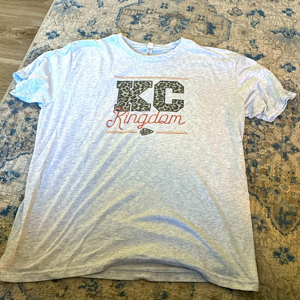 Women’s XL Chiefs Tshirt